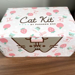 Pusheen Cat Kit 2023 Strawberry Milk Culturefly Sealed Unopened